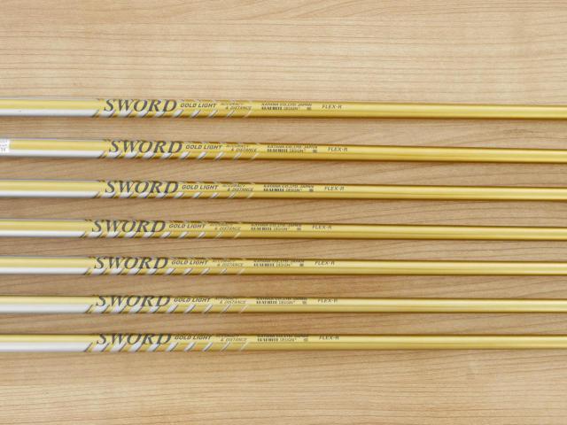 Iron set : Katana : ชุดเหล็กกระเทย Katana Sniper i (ตีง่ายมากๆ ไกลมากๆ) มีเหล็ก 7-Pw,Aw,As,Sw (7 ชิ้น เบอร์ 5 ตีระยะเท่าเหล็ก 4 ปกติ) ก้านกราไฟต์ Flex R