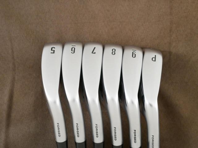Iron set : Callaway : ชุดเหล็ก Callaway APEX Forged (รุ่นปี 2022) มีเหล็ก 5-Pw (6 ชิ้น) ก้านเหล็ก NS Pro ZELOS 8 Flex R
