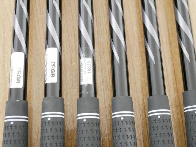 Iron set : PRGR : ชุดเหล็ก PRGR 05 Forged (รุ่นปี 2023) มีเหล็ก 6-Pw,Aw (6 ชิ้น) ก้านกราไฟต์ Fujikura MCI Flex R2