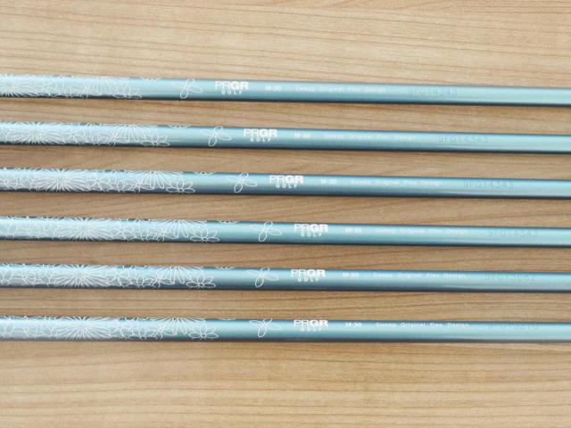 Lady club : All : ชุดเหล็ก PRGR Sweep CT-11 (ตีง่ายมาก) มีเหล็ก 7-Pw,Aw,Sw (6 ชิ้น) ก้านกราไฟต์ Flex L (M-30)