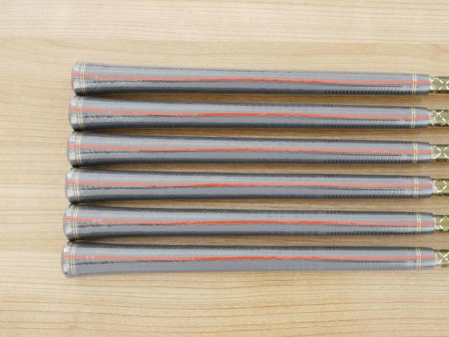 Iron set : Honma : **ก้าน 3 ดาว ของใหม่ ยังไม่แกะพลาสติก** ชุดเหล็ก Honma Beres 09 Forged (รุ่นล่าสุด ออกปี 2024 สวยมากๆ) มีเหล็ก 6-11 (6 ชิ้น เทียบเท่า 5-Pw) ก้าน ARMRQ FX Flex R (3 ดาว)