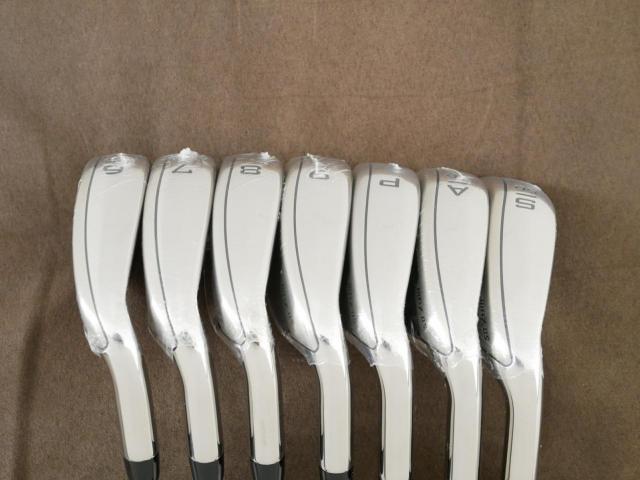 Lady club : All : **ของใหม่ ยังไม่แกะพลาสติก** ชุดเหล็ก Callaway Rogue ST Max OS (ออกปี 2022 ตีง่ายสุดๆ ไกลสุดๆ) มีเหล็ก 6-Pw,Aw,Sw (7 ชิ้น) ก้านกราไฟต์ Mitsubishi ELDIO 40 Flex L