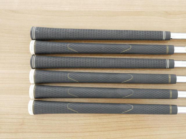 Iron set : Taylormade : ชุดเหล็ก Taylormade Gloire G (รุ่นท๊อปสุด ตีไกลมากๆ เหล็ก 7 Loft 26.5 หน้าเด้ง) มีเหล็ก 6-Pw,Aw (6 ชิ้น) ก้านเหล็ก NS Pro 830 Flex S