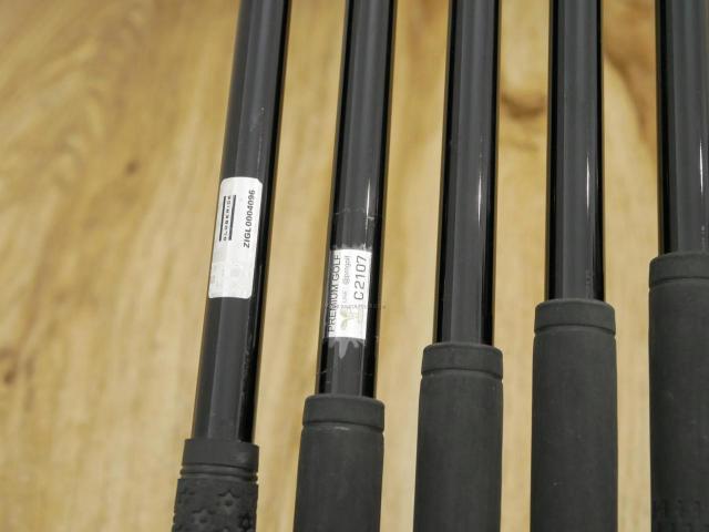 Iron set : Daiwa : ชุดเหล็ก Daiwa Labospec FF-247II (หน้าเด้งสุดๆ ตีไกลสุด เหล็ก 7 Loft 26 ง่ายสุดของ Daiwa) มีเหล็ก 7-Pw,Aw (5 ชิ้น) ก้านกราไฟต์ Flex R