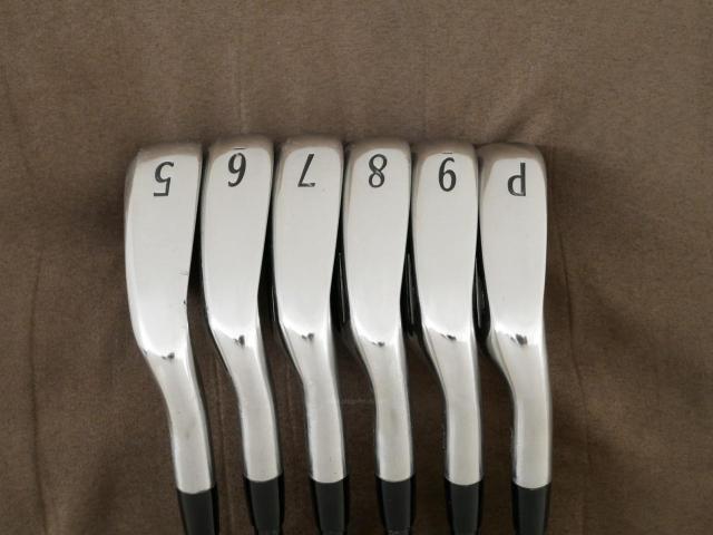 Iron set : Titleist : ชุดเหล็ก Titleist AP1 716 (ออกปี 2016) มีเหล็ก 5-Pw (6 ชิ้น) ก้านกราไฟต์ Tour AD 75 Flex S
