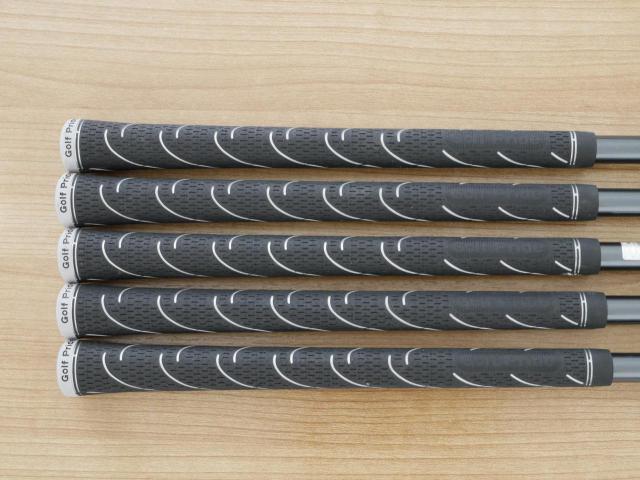 Iron set : Callaway : ชุดเหล็ก Callaway Big Bertha (รุ่นล่าสุด ปี 2023 ตีง่ายที่สุดของ Callaway) มีเหล็ก 6-Pw (5 ชิ้น) ก้านกราไฟต์ Fujikura Speeder NX Flex R
