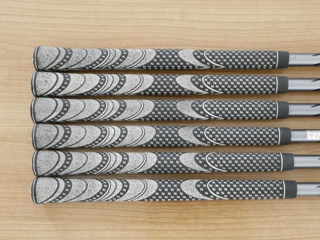 Iron set : Titleist : ชุดเหล็ก Titleist T200 Forged (รุ่นปี 2022 Japan Spec) มีเหล็ก 5-Pw (6 ชิ้น) ก้านกราไฟต์ Fujikura MCI Black 80 Flex S