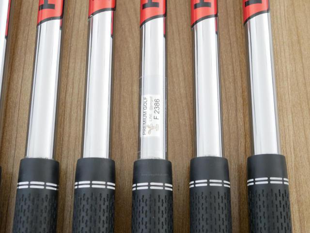 Iron set : Taylormade : ชุดเหล็ก Taylormade P770 Forged (ปี 2018 นุ่ม แน่น) มีเหล็ก 4-Pw (7 ชิ้น) ก้านเหล็ก KBS Tour C-Taper 95 Flex S