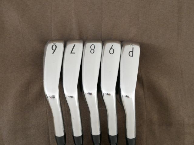 Iron set : Titleist : ชุดเหล็ก Titleist T300 (ออกปี 2019) มีเหล็ก 6-Pw (5 ชิ้น) ก้านกราไฟต์ Mitsubishi KUROKAGE 60i Flex R