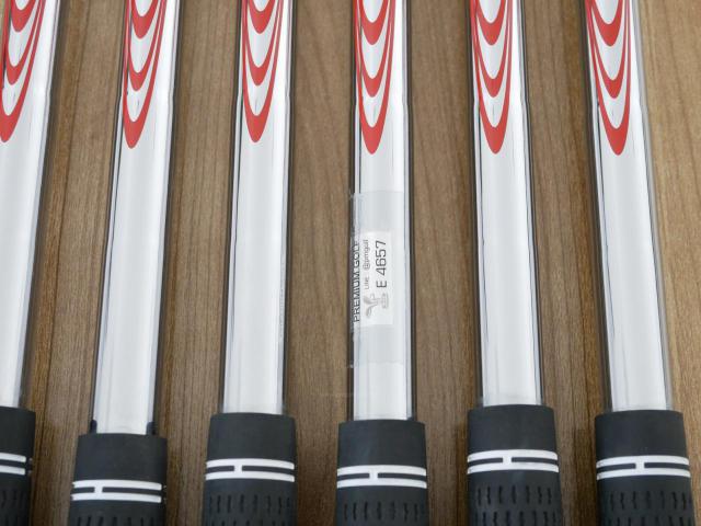 Iron set : Titleist : ชุดเหล็ก Titleist T400 (ตีง่ายที่สุด ไกลที่สุด ออกปี 2020) มีเหล็ก 6-Pw,43 (6 ชิ้น) ก้านเหล็ก NS Pro Modus 105 Flex S