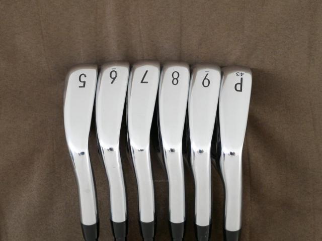 Iron set : Titleist : ชุดเหล็ก Titleist T200 (รุ่นปี 2020) มีเหล็ก 5-Pw (6 ชิ้น) ก้านกราไฟต์ Mitsubishi KUROKAGE 60i Flex R