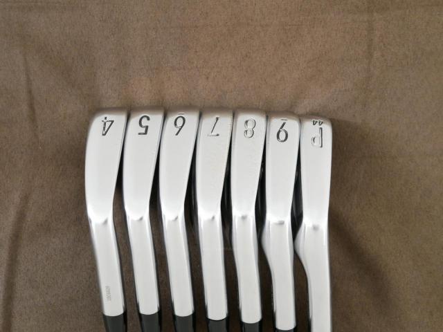 Iron set : Titleist : ชุดเหล็ก Titleist T100S Forged (รุ่นปี 2022) มีเหล็ก 4-Pw (7 ชิ้น) ก้านเหล็ก NS Pro 880 AMC Flex R