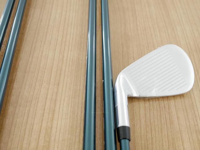 Iron set : Callaway : **ของใหม่ ยังไม่แกะพลาสติก** ชุดเหล็ก Callaway ELYTE (ออกปี 2025 ตีง่ายมาก ไกล Japan Spec.) มีเหล็ก 6-Pw (5 ชิ้น) ก้านกราไฟต์ Fujikura VENTUS 5 Flex R