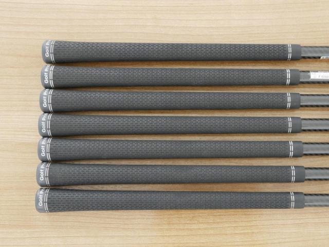 Iron set : Titleist : ชุดเหล็ก Titleist T400 (ตีง่ายที่สุด ไกลที่สุด ออกปี 2020) มีเหล็ก 7-Pw,43,49,55 (7 ชิ้น) ก้านกราไฟต์ Mitsubishi TENSEI 40 Flex R2