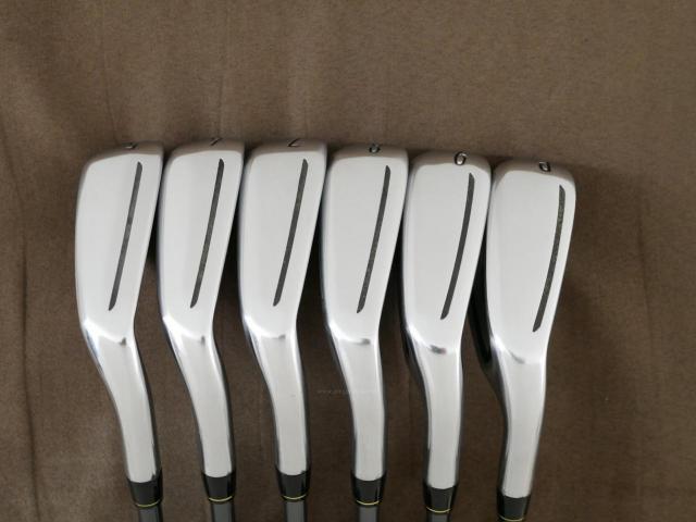 Iron set : Taylormade : ชุดเหล็ก Taylormade Gloire G (รุ่นท๊อปสุด ตีไกลมากๆ เหล็ก 7 Loft 26.5 หน้าเด้ง) มีเหล็ก 5-Pw (6 ชิ้น) ก้านกราไฟต์ Flex S