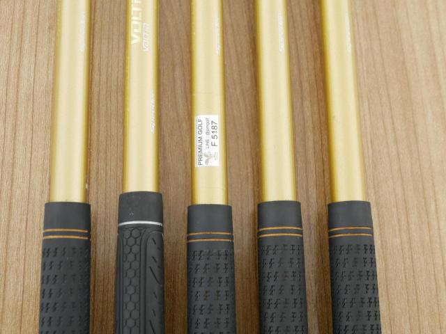 Iron set : Katana : **มีตำหนิ** ชุดเหล็ก Katana Voltio NINJA 880Hi Gold (รุ่นท็อปสุด ปี 2018 ตีง่าย ไกล สวยมากๆ) มีเหล็ก 6-Pw (5 ชิ้น) ก้านกราไฟต์ Fujikura Speeder 361 Flex R-Easy Light (R2)