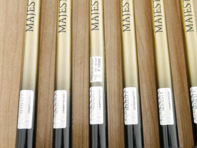 Iron set : Maruman : ชุดเหล็ก Maruman Majesty Royale (รุ่นท๊อปสุด ปี 2021 ของใหม่ 8 หมื่นบาท) มีเหล็ก 6-10,Pw (6 ชิ้น เบอร์ 6 ตีระยะเท่าเบอร์ 5 ของรุ่นอื่น) ก้านกราไฟต์ Flex R