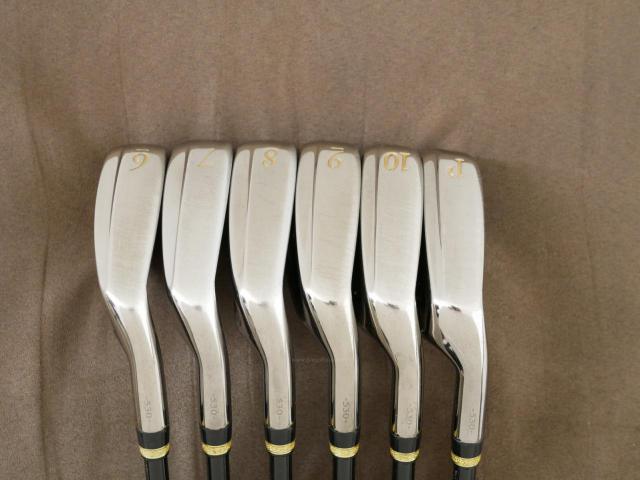 Iron set : Maruman : ชุดเหล็ก Maruman Majesty Royale (รุ่นท๊อปสุด ปี 2021 ของใหม่ 8 หมื่นบาท) มีเหล็ก 6-10,Pw (6 ชิ้น เบอร์ 6 ตีระยะเท่าเบอร์ 5 ของรุ่นอื่น) ก้านกราไฟต์ Flex R