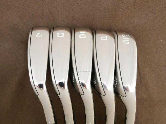 Lady club : All : ชุดเหล็ก Callaway Rogue ST Max Fast (ออกปี 2022 ตีง่ายที่สุด ไกลสุดของ Callaway) มีเหล็ก 7-Pw,Sw (5 ชิ้น) ก้านกราไฟต์ Mitsubishi ELDIO 40 Flex L