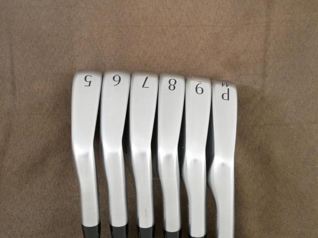 Iron set : Titleist : ชุดเหล็ก Titleist T150 Forged (รุ่นล่าสุด ออกปี 2025 นุ่ม แน่น คม) มีเหล็ก 5-Pw (6 ชิ้น) ก้านเหล็ก True Temper AMT Silver Flex S