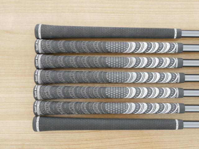 Iron set : Titleist : ชุดเหล็ก Titleist T250 Forged (รุ่นล่าสุด ออกปี 2025 Japan Spec) มีเหล็ก 5-Pw,48 (7 ชิ้น) ก้านกราไฟต์ Mitsubishi MMT 85 Flex R