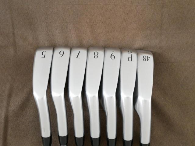 Iron set : Titleist : ชุดเหล็ก Titleist T250 Forged (รุ่นล่าสุด ออกปี 2025 Japan Spec) มีเหล็ก 5-Pw,48 (7 ชิ้น) ก้านกราไฟต์ Mitsubishi MMT 85 Flex R