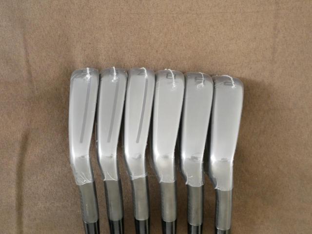 Iron set : Taylormade : **ของใหม่ ยังไม่แกะพลาสติก** ชุดเหล็ก Taylormade P770 Black Forged (รุ่นล่าสุด ออกปี 2024 นุ่ม แน่น) มีเหล็ก 5-Pw (6 ชิ้น) ก้านเหล็ก NS Pro Modus 120 Flex S