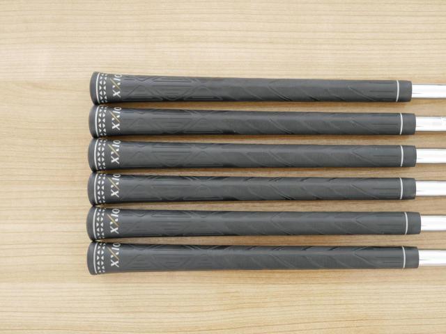 Iron set : XXIO : ชุดเหล็ก XXIO Cross (ออกปี 2019 ตีไกลที่สุดของที่สุดจาก XXIO หน้าเด้งสุดๆ) มีเหล็ก 7-Pw,Aw,Sw (6 ชิ้น ตีไกลกว่าปกติ 2 เบอร์) ก้านเหล็ก NS Pro 870 DST Flex R