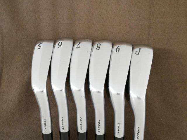 Iron set : Other Brand : ชุดเหล็ก Srixon Z585 Forged (รุ่นปี 2020) มีเหล็ก 5-Pw (6 ชิ้น) ก้านเหล็ก NS Pro 950 DST Flex R