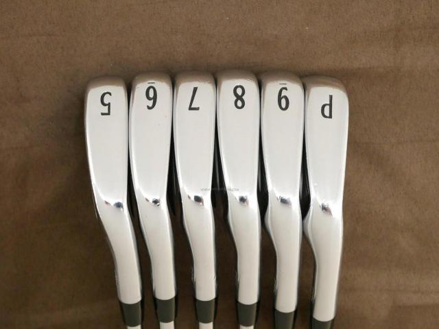 Iron set : Titleist : ชุดเหล็ก Titleist AP2 716 Forged มีเหล็ก 5-Pw (6 ชิ้น) ก้านเหล็ก NS Pro 1050 Flex S