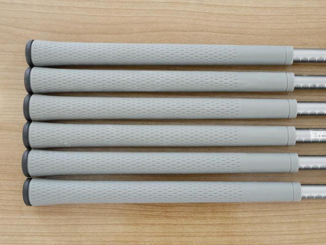Iron set : PRGR : ชุดเหล็ก PRGR ID (ใบใหญ่ ตีง่าย) มีเหล็ก 5-Pw (6 ชิ้น) ก้านกราไฟต์ M-37 Flex R