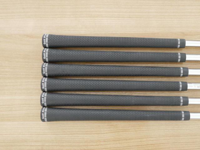 Iron set : Titleist : ชุดเหล็ก Titleist T100 Forged (รุ่นปี 2022) มีเหล็ก 5-Pw (6 ชิ้น) ก้านเหล็ก AMT Tour White S200