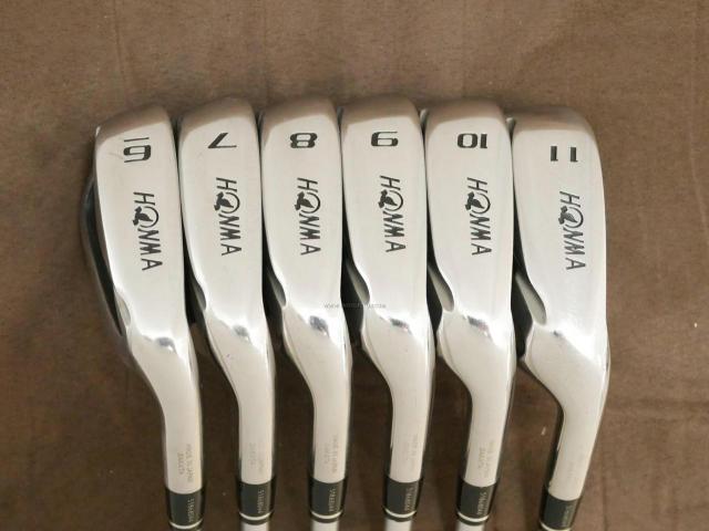 Iron set : Honma : ชุดเหล็ก Honma Bezeal 525 (ออกปี 2016 รุ่นนี้ใบใหญ่ที่สุดของ Honma) มีเหล็ก 6-11 (6 ชิ้น เทียบเท่า 5-Pw) ก้านกราไฟต์ Honma Vizard 48 Flex R
