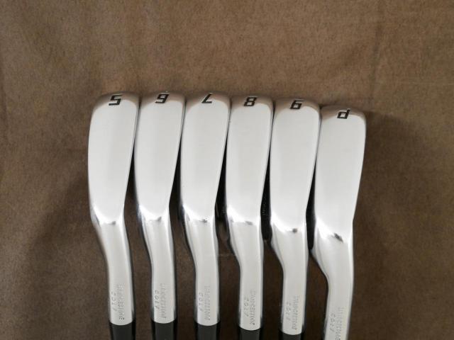 Iron set : Bridgestone : ชุดเหล็ก Bridgestone Tour B JGR HF2 Forged (รุ่นปี 2019 นุ่ม ไกล) มีเหล็ก 5-Pw (6 ชิ้น) ก้านกราไฟต์ Flex S