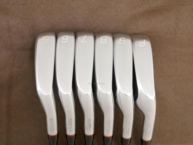 Iron set : Fourteen : ชุดเหล็ก Fourteen PC-555 (ตีง่าย ไกล) มีเหล็ก 5-Pw (6 ชิ้น) ก้านกราไฟต์ Flex S