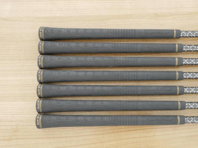 Iron set : Honma : ชุดเหล็ก Honma Beres 09 Forged Black (รุ่นล่าสุด ออกปี 2024 สวยมากๆ) มีเหล็ก 7-11,Aw,Sw (7 ชิ้น เทียบเท่า 6-Pw,Aw,Sw) ก้าน ARMRQ FX Flex R