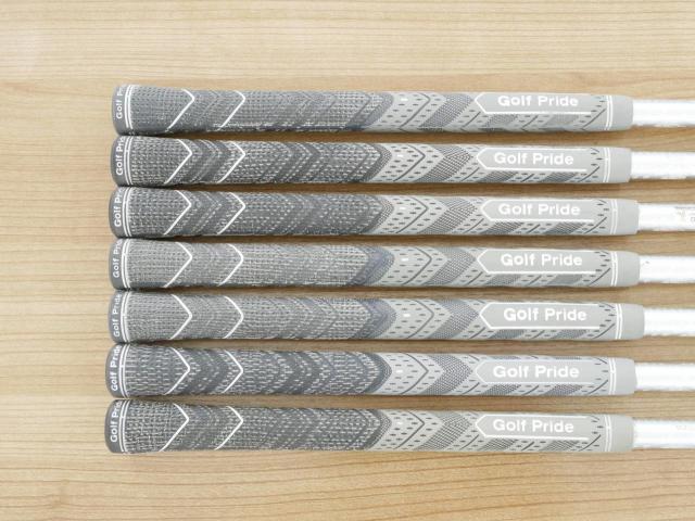 Iron set : Titleist : ชุดเหล็ก Titleist VG3 Type E Forged (Japan Spec. ตีง่ายและไกลมากๆ) มีเหล็ก 6-Pw,Aw,Sw (7 ชิ้น) ก้านกราไฟต์ Mitsubishi Rayon VG i60 Flex S