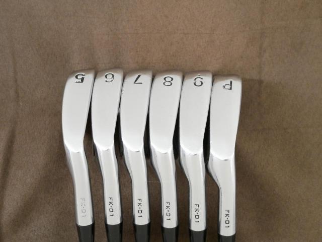 Iron set : Other Brand : **มีตำหนิ** ชุดเหล็ก Fujimoto FG FK-01 Forged (นุ่ม แน่นมากๆๆ หายาก High End สุดๆ) มีเหล็ก 5-Pw (6 ชิ้น) ก้านเหล็ก Dynamic Gold 120 S200