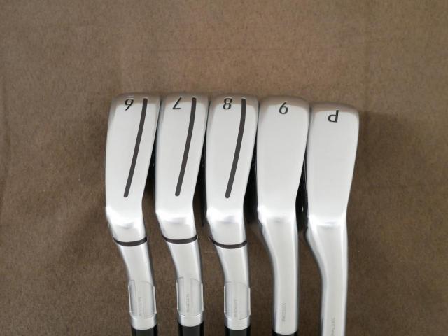 Iron set : Taylormade : ชุดเหล็ก Taylormade Qi MAX (รุ่นล่าสุด ออกปี 2026 Japan Spec.) มีเหล็ก 6-Pw (5 ชิ้น) ก้านกราไฟต์ Mitsubishi REAX 65 Flex R