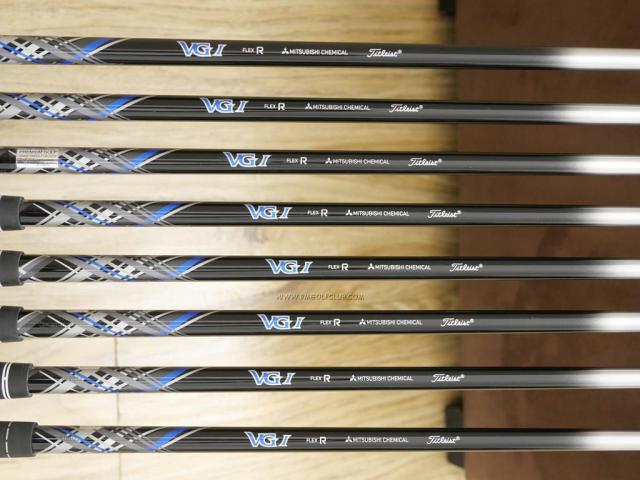 Iron set : Titleist : ชุดเหล็ก Titleist VG3 Type D Forged (รุ่นล่าสุด ปี 2019 Japan Spec. ตีง่ายและไกลที่สุดของ Titleist) มีเหล็ก 6-Pw,Aw,As,Sw (8 ชิ้น) ก้านกราไฟต์ Flex R
