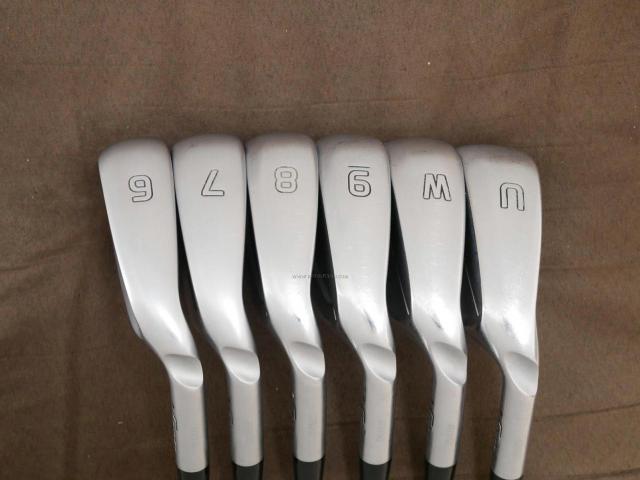 Iron set : Ping : ชุดเหล็ก Ping G700 (ปี 2019 Japan Spec. ใบใหญ่ ง่ายที่สุด ไกลที่สุดของ Ping) มีเหล็ก 6-Pw,Aw (6 ชิ้น) ก้านเหล็ก NS Pro 950 Flex R