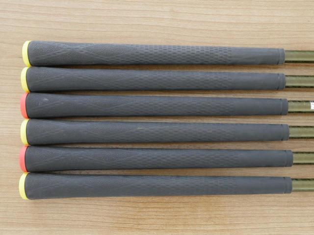 Iron set : Honma : ชุดเหล็ก Honma Beres IS-03 (ปี 2015 หน้าเด้ง Forged) มีเหล็ก 6-11 (6 ชิ้น เทียบเท่า 5-Pw) ก้าน ARMRQ 8 (49) Flex R (2 ดาว)