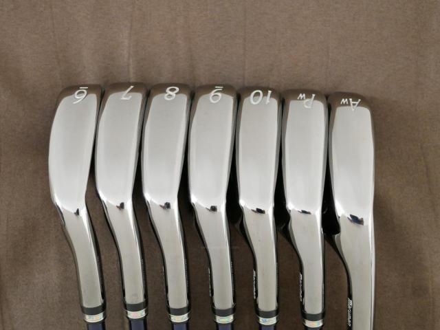 Iron set : Maruman : ชุดเหล็ก Maruman Majesty Royal SP (รุ่นท๊อปสุด ตีง่าย เด้ง ไกลมากๆ) มีเหล็ก 6-10,Pw,Aw (7 ชิ้น ระยะเทียบเท่า 5-Pw,Aw) ก้านกราไฟต์ Flex R
