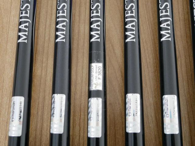 Iron set : Maruman : ชุดเหล็ก Maruman Majesty Royal SP (รุ่นท๊อปสุด ตีง่าย เด้ง ไกลมากๆ) มีเหล็ก 6-10,Pw,Aw (7 ชิ้น ระยะเทียบเท่า 5-Pw,Aw) ก้านกราไฟต์ Flex R