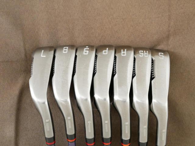 Lady club : All : ชุดเหล็ก Daiwa Labospec FF-247III (หน้าเด้งสุดๆ ตีไกลสุดๆๆๆๆ เหล็ก 7 Loft 25) มีเหล็ก 7-Pw,Aw,As,Sw (7 ชิ้น) ก้านกราไฟต์ Flex A (Lady)
