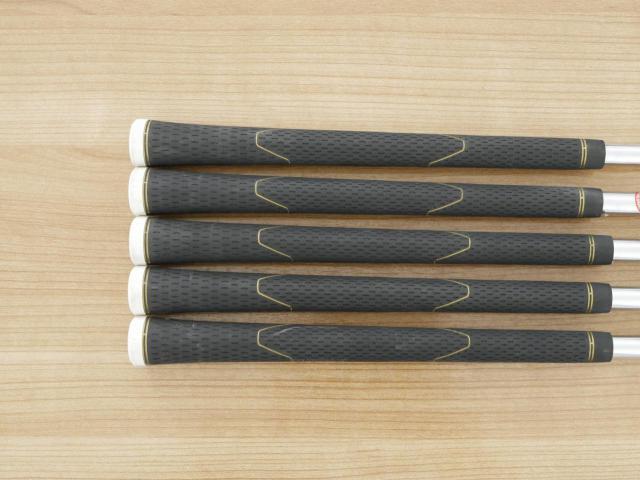 Iron set : Taylormade : ชุดเหล็ก Taylormade Gloire G (รุ่นท๊อปสุด ตีไกลมากๆ เหล็ก 7 Loft 26.5 หน้าเด้ง) มีเหล็ก 6-Pw (5 ชิ้น) ก้านเหล็ก NS Pro 830 Flex R