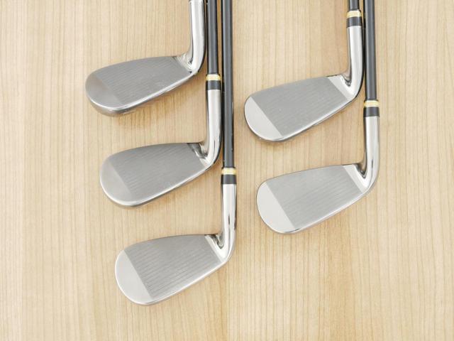 Iron set : Maruman : ชุดเหล็ก Maruman Majesty Royale (รุ่นท๊อปสุด ปี 2021 ของใหม่ 8 หมื่นบาท) มีเหล็ก 7-10,Pw (5 ชิ้น เบอร์ 6 ตีระยะเท่าเบอร์ 5 ของรุ่นอื่น) ก้านกราไฟต์ Flex R2