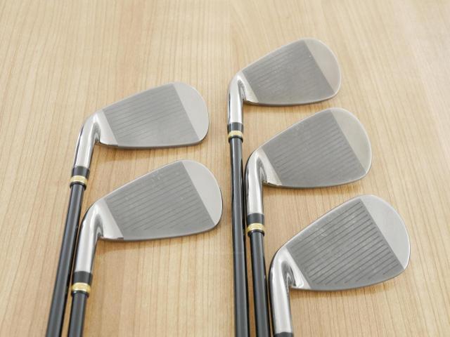 Iron set : Maruman : ชุดเหล็ก Maruman Majesty Royale (รุ่นท๊อปสุด ปี 2021 ของใหม่ 8 หมื่นบาท) มีเหล็ก 7-10,Pw (5 ชิ้น เบอร์ 6 ตีระยะเท่าเบอร์ 5 ของรุ่นอื่น) ก้านกราไฟต์ Flex R2