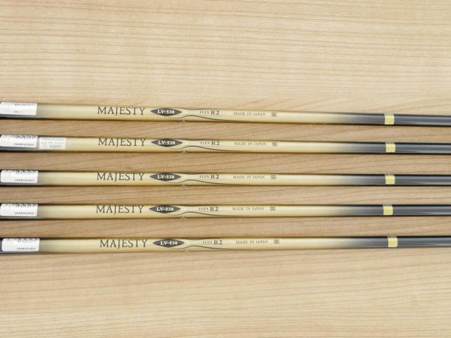 Iron set : Maruman : ชุดเหล็ก Maruman Majesty Royale (รุ่นท๊อปสุด ปี 2021 ของใหม่ 8 หมื่นบาท) มีเหล็ก 7-10,Pw (5 ชิ้น เบอร์ 6 ตีระยะเท่าเบอร์ 5 ของรุ่นอื่น) ก้านกราไฟต์ Flex R2