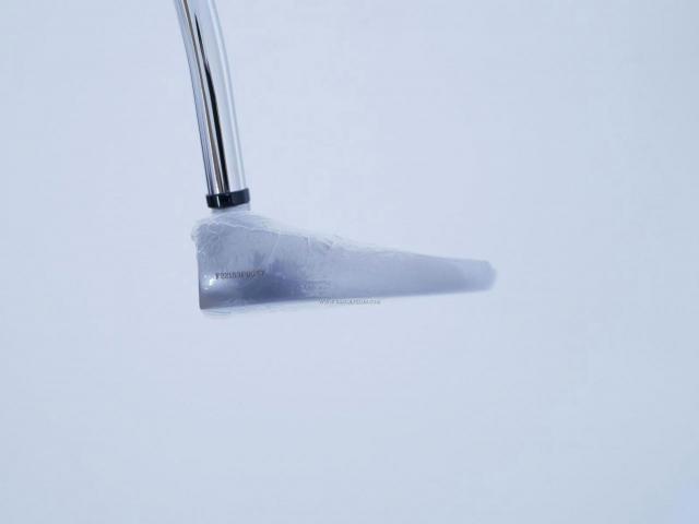 Putter : All : **ของใหม่ ยังไม่แกะพลาสติก** พัตเตอร์ Odyssey White Hot OG V-Line ยาว 33 นิ้ว